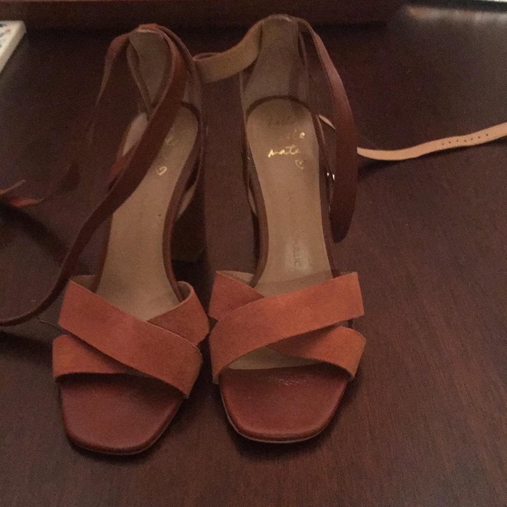 Banana republic sandals